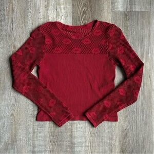 long sleeve kiss top💋